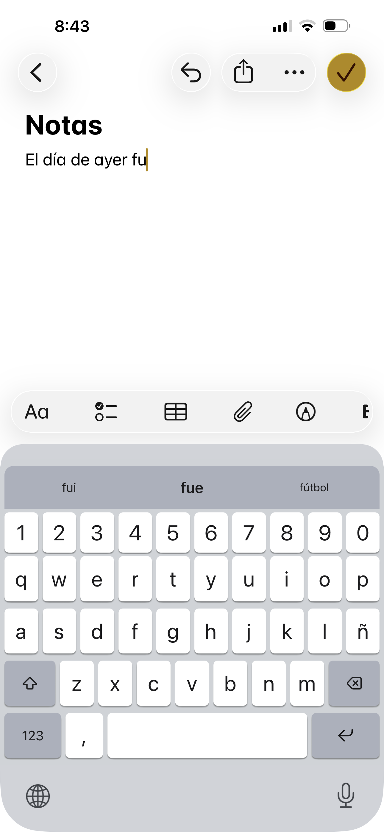 Barra de sugerencias de PskBoard mostrando fui, fue y f&uacute;tbol mientras se escribe en la app Notas